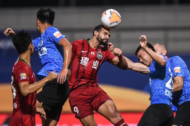 邮报：C罗因合同无法和家人一起滑雪